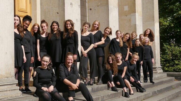 Prisbelønt jentekor holder konsert i Hommelvik kirke (+)