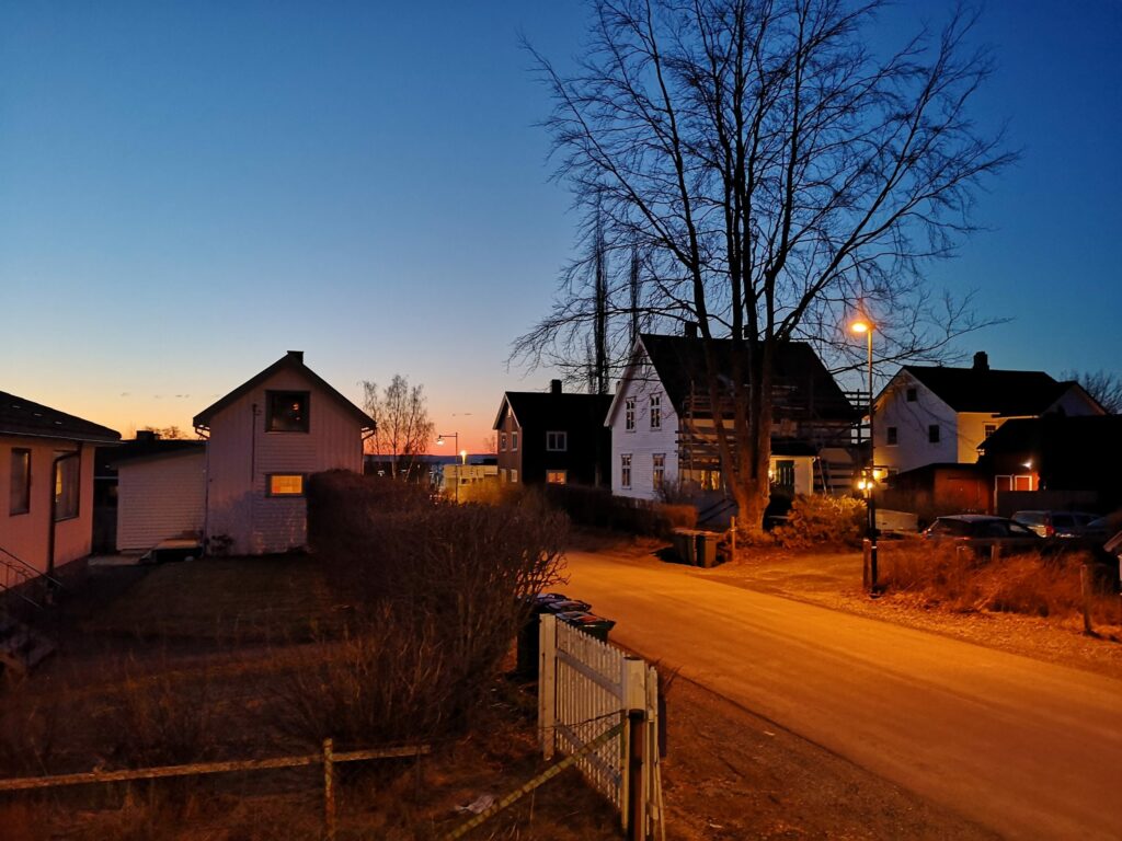 Med retning mot Hommelvikfjære fra Millers vei. Foto: Bjørg J. Eigard