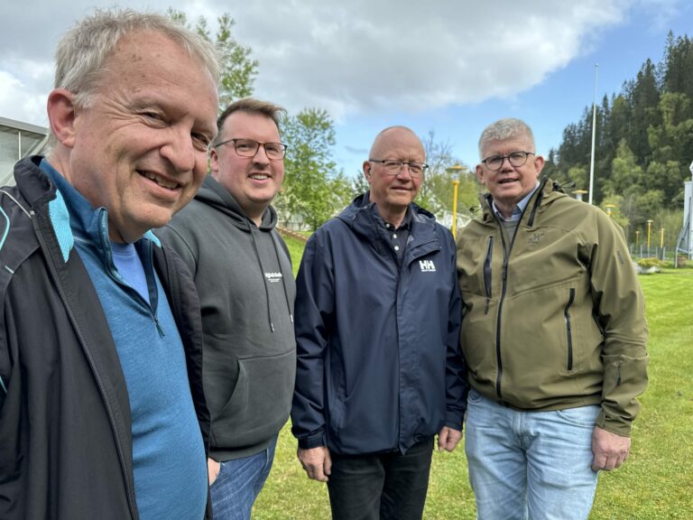 Knut Aasland, Jo Arne Fosmo, Roald Kvamstad, og Roar Stokdal Fiske er klare for å hjelpe kulturlivet i Malvik. Elisabeth Leirvik Rabben var ikke til stede da bildet ble tatt. Foto: Steinar Johnsen