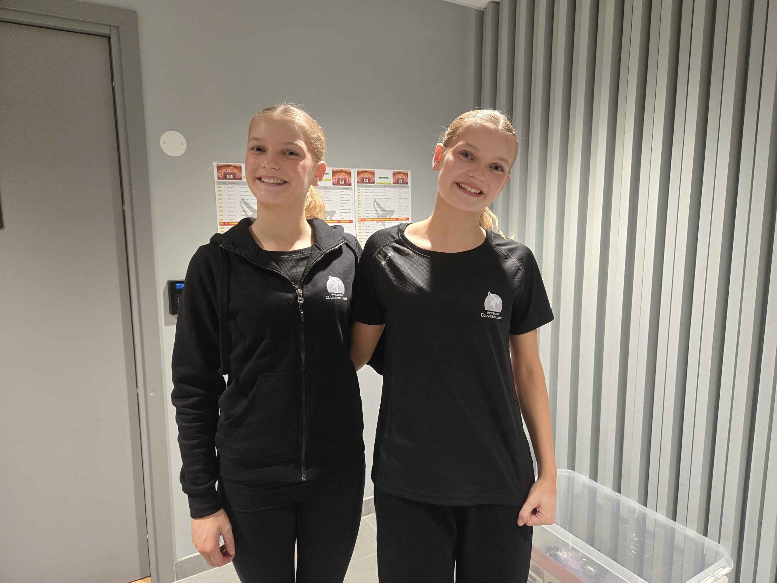 Maja og Elin Lundberg (14) (Tvillinger)